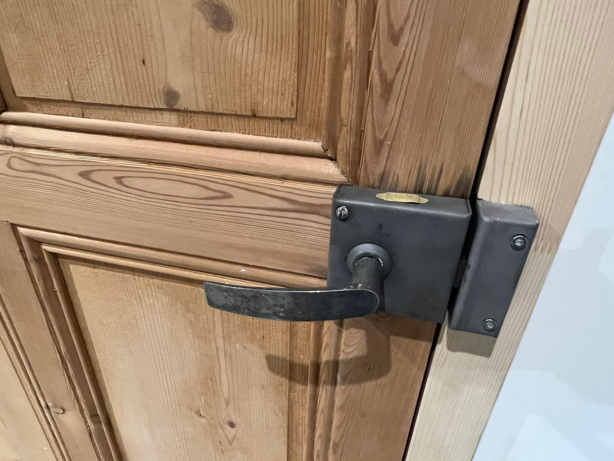 restauration de porte bois